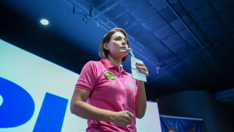 Michelle processa Joice Hasselmann por tê-la chamado de “farsa” e “amante”