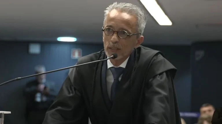 Defesa de Mauro Cid diz que não houve coação e elogia atuação “ética”