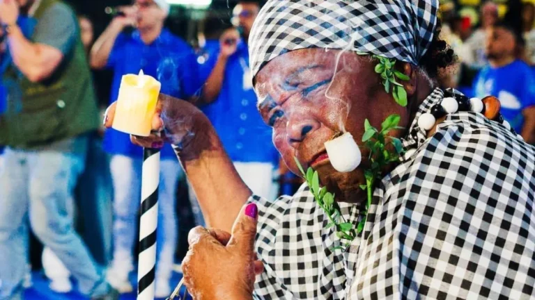 Beija-Flor junta 2 sambas para homenagear o maior candomblé de rua do mundo