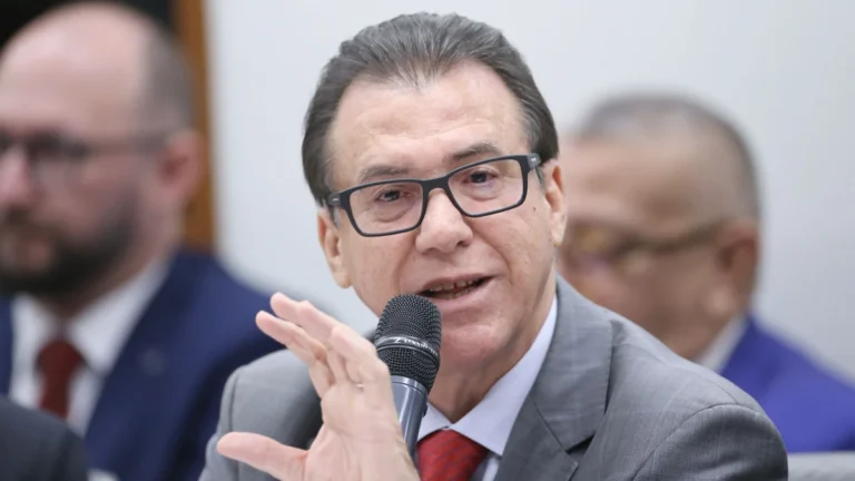 Marinho cobra “responsabilidade” do Congresso para aprovar isenção do IR