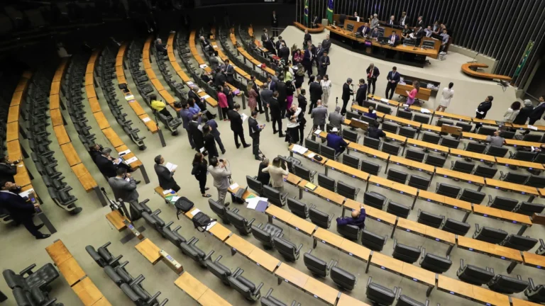 Anistia: oposição quer votar urgência após julgamento