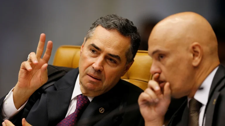 Barroso exalta Moraes e afirma que STF deu “exemplo para o mundo”