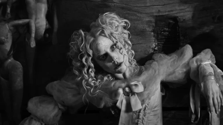 Lady Gaga lança clipe de “The Dead Dance”, com direção de Tim Burton