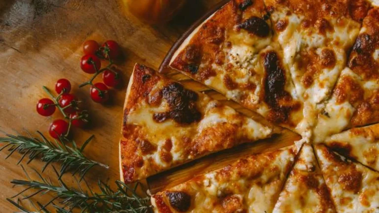 TRAGÉDIA! Mulher morre e sobrinho fica em estado delicado após comer pizza em SP