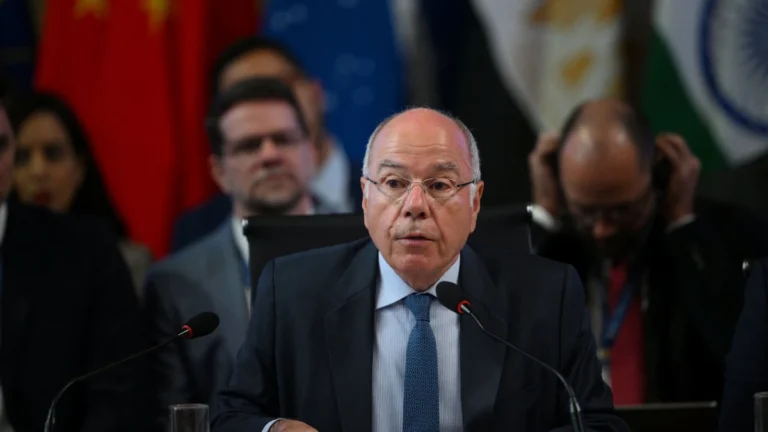 Mauro Vieira diz que reunião Lula-Trump foi “muito positiva”