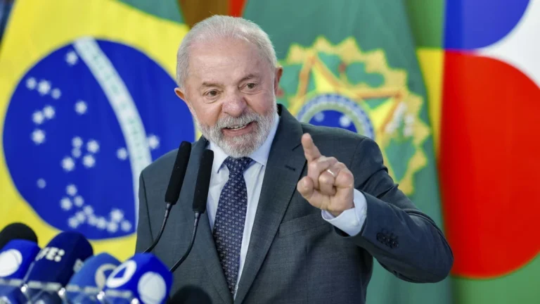 PoderData: aprovação do governo Lula entre católicos supera desaprovação