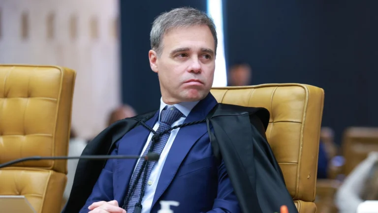 Mendonça paralisa julgamento sobre direito ao silêncio em ação policial