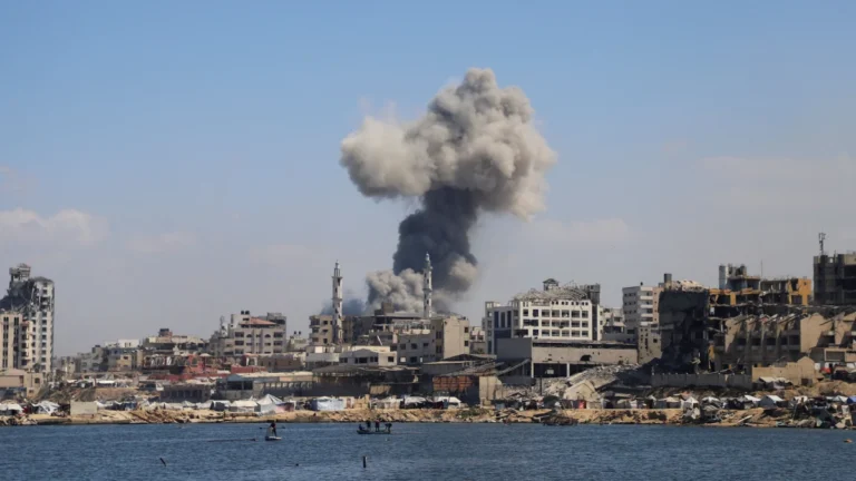 Israel reduz ataques a Gaza após Trump exigir interrupção de bombardeios