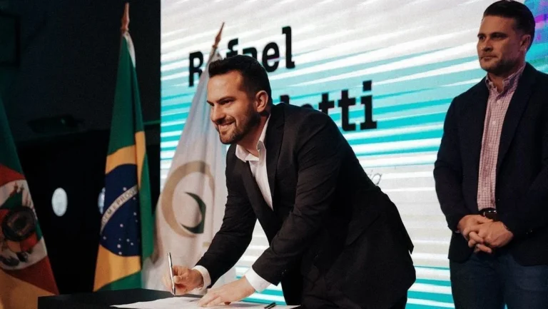 Prefeito é condenado por divulgar áudios íntimos trocados com mulher no RS