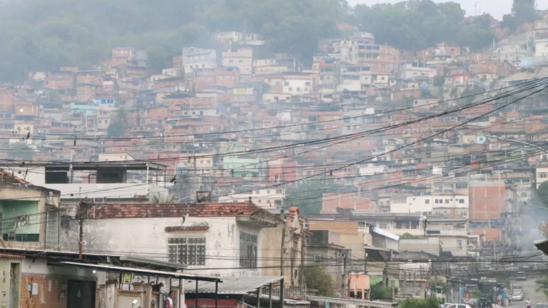 AGU barrou pedido de blindados ao Rio sem decretação de GLO; veja documento