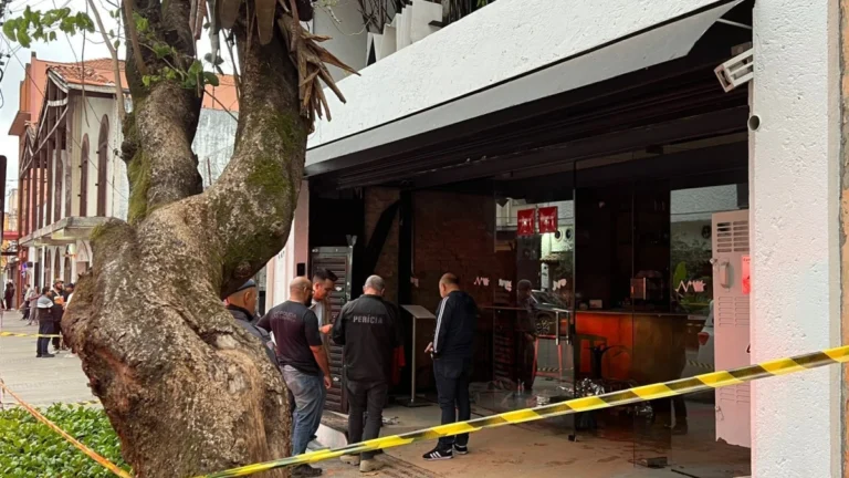 Restaurante que desabou em SP tinha alvará e documentação em ordem