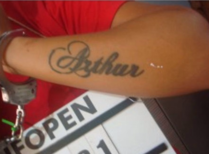 Mãe que espancou filho até a morte tinha tatuagem com nome da criança