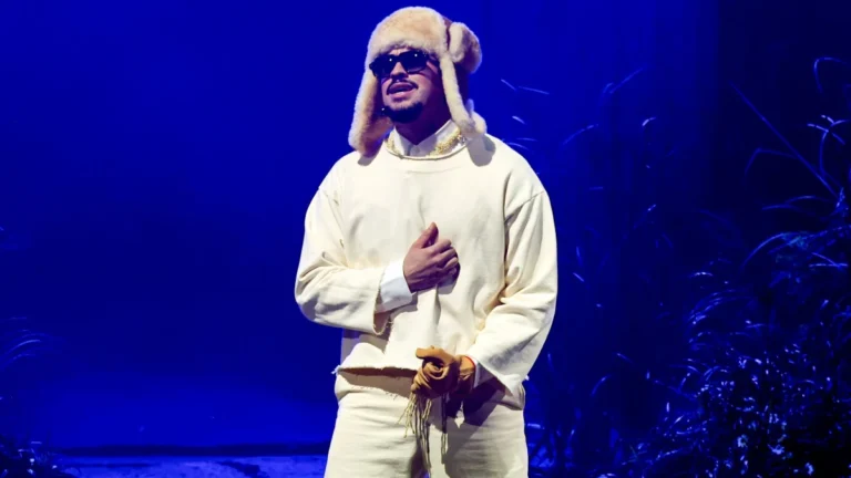 Trump diz que escolha de Bad Bunny para show do Super Bowl é “ridícula”