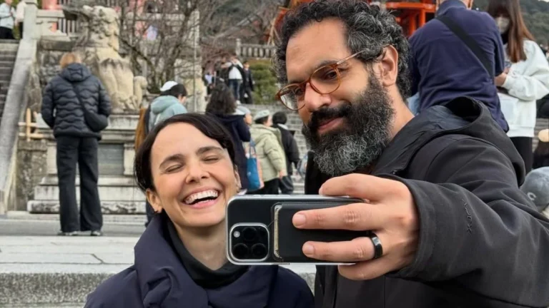 Discreta, Débora Falabella publica novas fotos com o marido e se declara