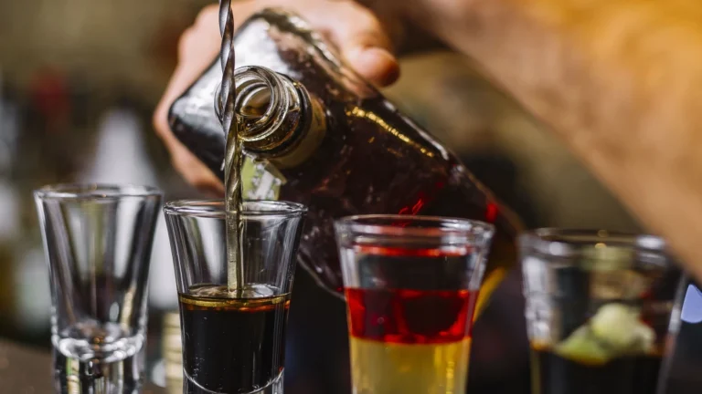 Bebidas com metanol: saiba como identificar garrafas falsificadas