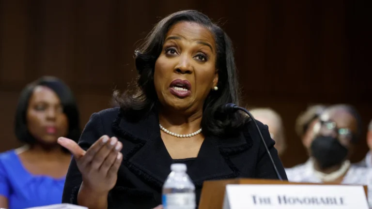 Suprema Corte dos EUA ouvirá argumentos sobre tentativa de demissão de Cook