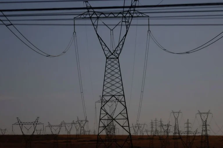 Câmara aprova novas regras para o setor elétrico