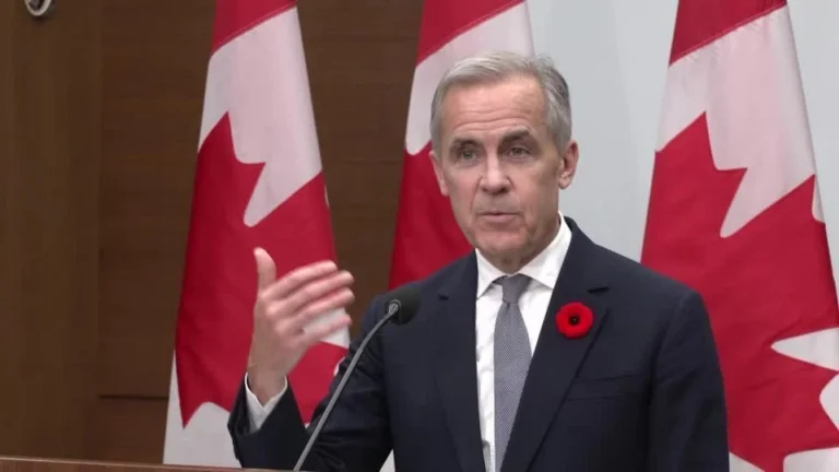 Carney afirma ter pedido desculpas a Trump por propaganda anti-tarifas