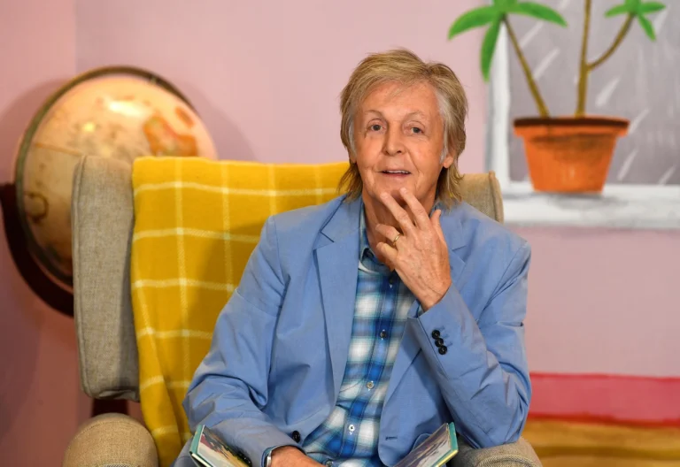 McCartney desabafa sobre fim dos Beatles e revisita teoria da conspiração