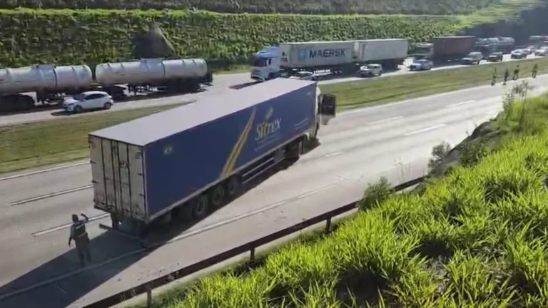 Rodoanel é liberado depois de 5 horas de interdição por suspeita de bomba