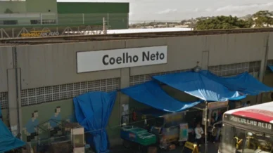 Ventania derruba parte do muro de estação de metrô no Rio