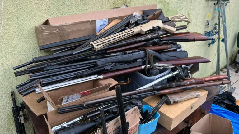Ex-militar é preso no Paraná suspeito de negociar armas com facções do Rio