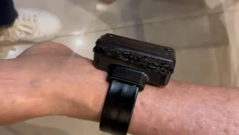 Bolsonaro diz que queimou tornozeleira “por curiosidade”