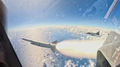 Brasil mostra seu míssil mais poderoso em disparo inédito pelo caça Gripen