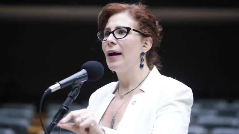 Audiência sobre extradição de Zambelli é adiada e será em 4 de dezembro