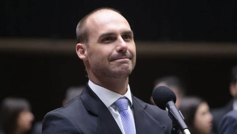 Eduardo Bolsonaro diz que ser chamado de réu pelo STF é “motivo de orgulho”