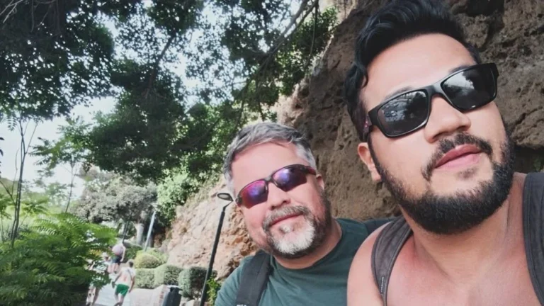 Ex-BBB Marcelo Arantes se declara ao novo namorado: “Encantado por ti”