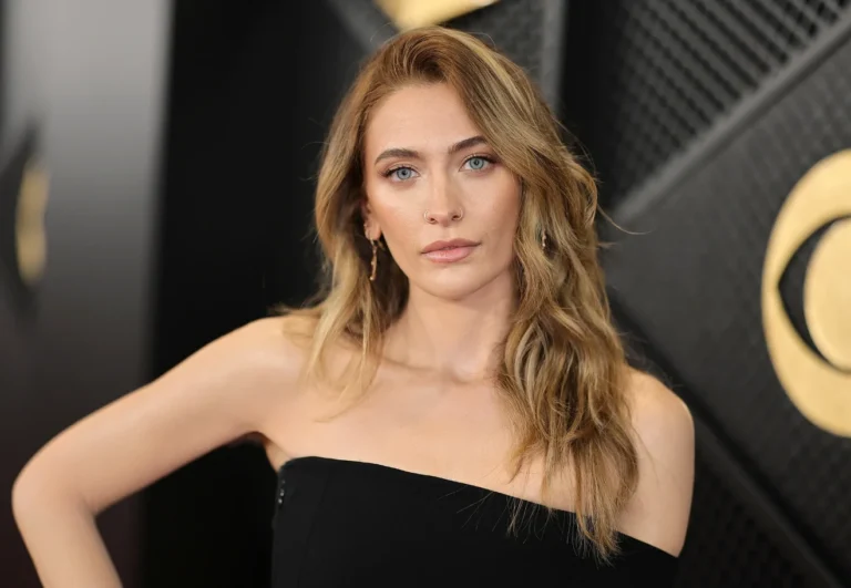 Paris Jackson revela que tem septo perfurado: “Não usem drogas, crianças”
