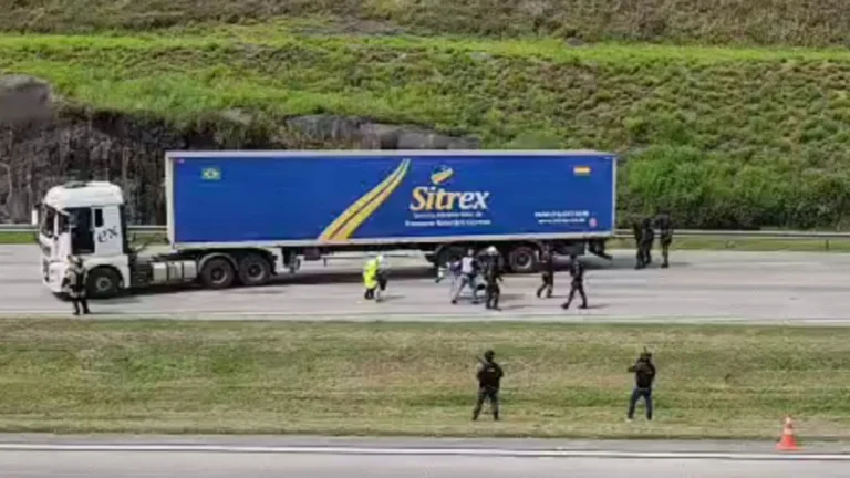 Carreta no Rodoanel: polícia não descarta nenhuma linha de investigação