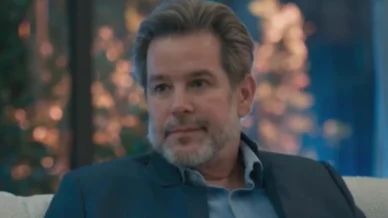 Três Graças: Ferette se assusta ao flagrar a filha com policial lésbica