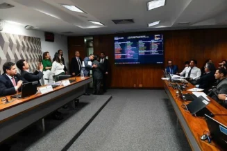 CCJ do Senado aprova ampliar fiscalização de emendas Pix