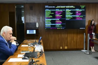 CNI reage à PEC com fim da escala 6x1: 