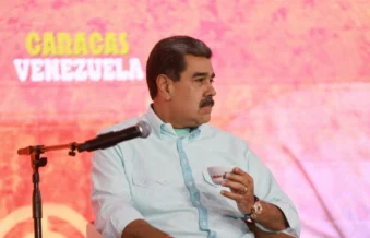 Maduro aparece em evento na Venezuela e põe fim a rumores de fuga