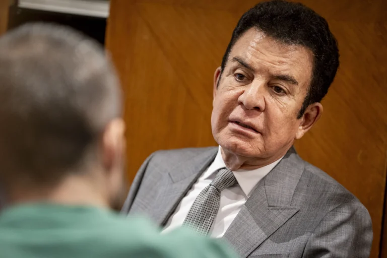 Candidato de centro de Honduras contesta dados eleitorais