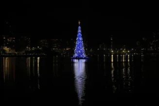 Após cinco anos, árvore de Natal da Lagoa é reinaugurada no Rio