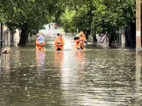 Crianças são resgatadas após lagoa transbordar em Araçatuba
