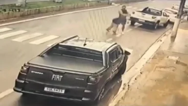 Idoso é agredido por médico no meio da rua no interior de Minas Gerais