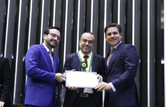 Câmara premia CNN Brasil com Medalha Mérito Legislativo de 2025