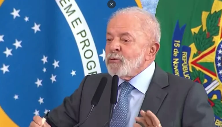 Lula critica emendas impositivas e define modelo como grave erro histórico