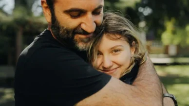 Pai de Isabel Veloso pede novas orações para a filha na UTI: 