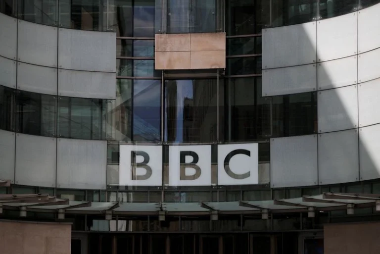 Quatro pontos para entender o processo de Trump contra a BBC