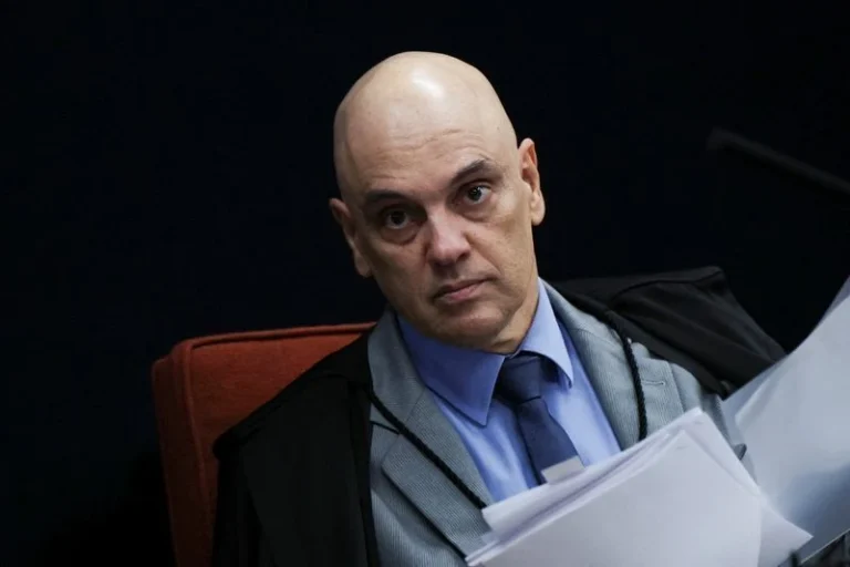 Moraes autoriza ex-ministro a trabalhar e ler para reduzir pena