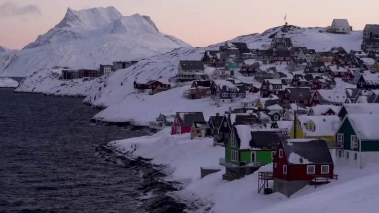 Rússia concorda que Trump entrará para a história se tomar a Groenlândia