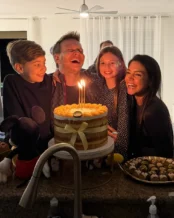 Thais Fersoza celebra aniversário de Michel Teló com os amigos nos EUA: Uma noite muito especial