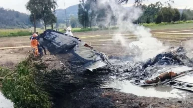 TRAGÉDIA! Cantor de 34 anos e equipe morrem em acidente de avião