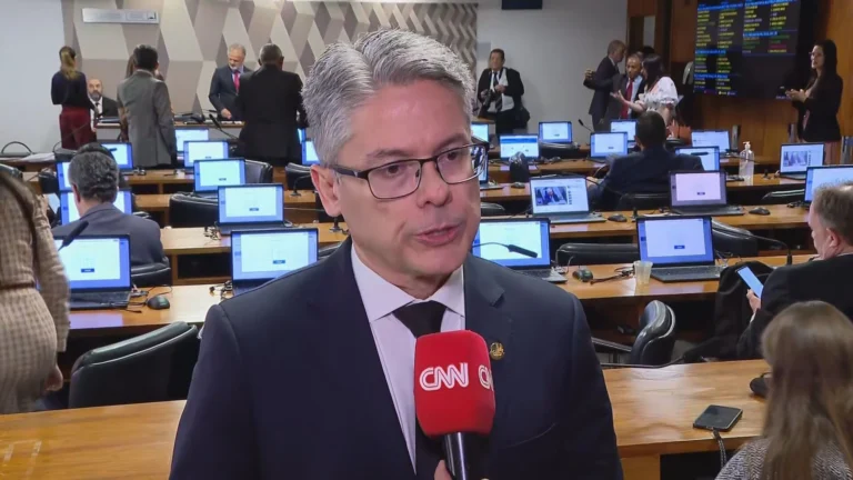 Senador defende que Congresso apure “infiltração” do caso Master no STF